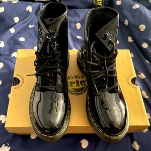 BrandNew: Dr. Martens 1460 Black Patent Leather Boots (6W, 4M)